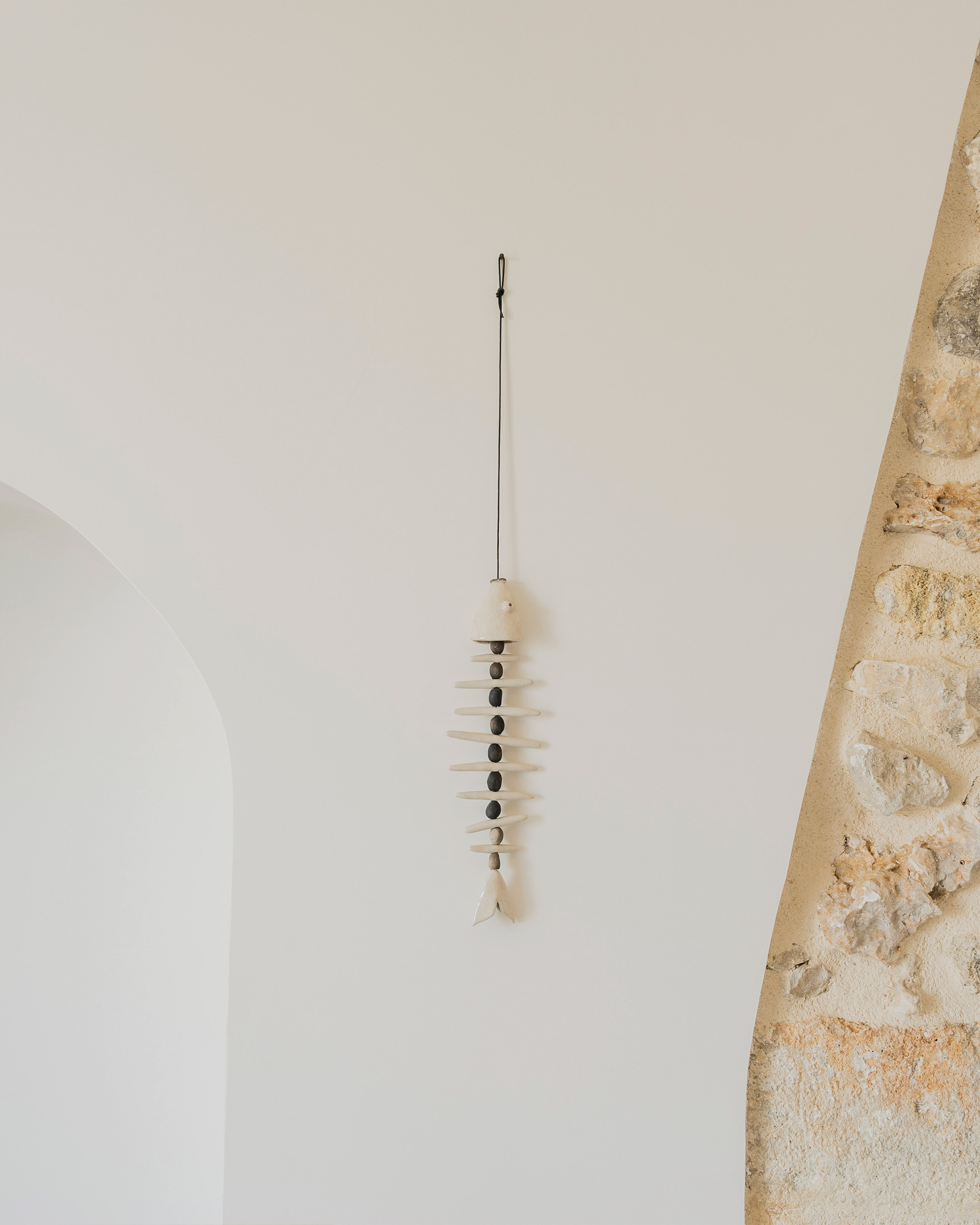 Dettaglio arredamento masseria Salento con spazi luminosi – fotografia d'interni